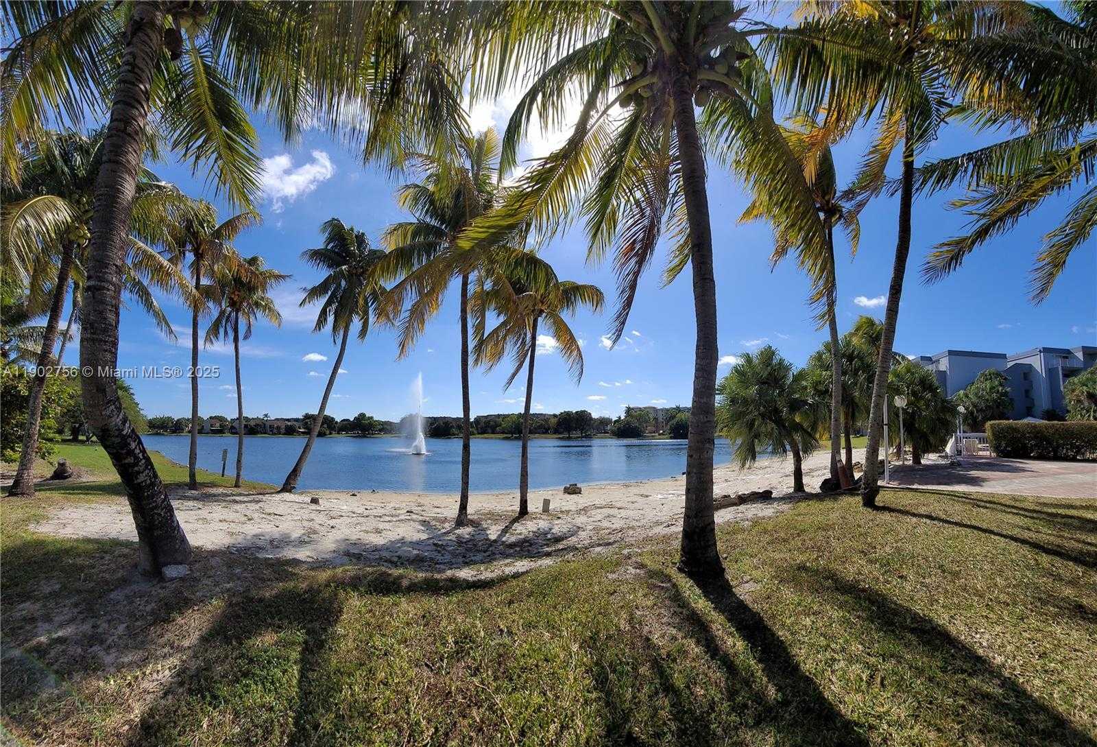 Small Image of 9371 FONTAINEBLEAU BLVD #I226, Miami Number 2