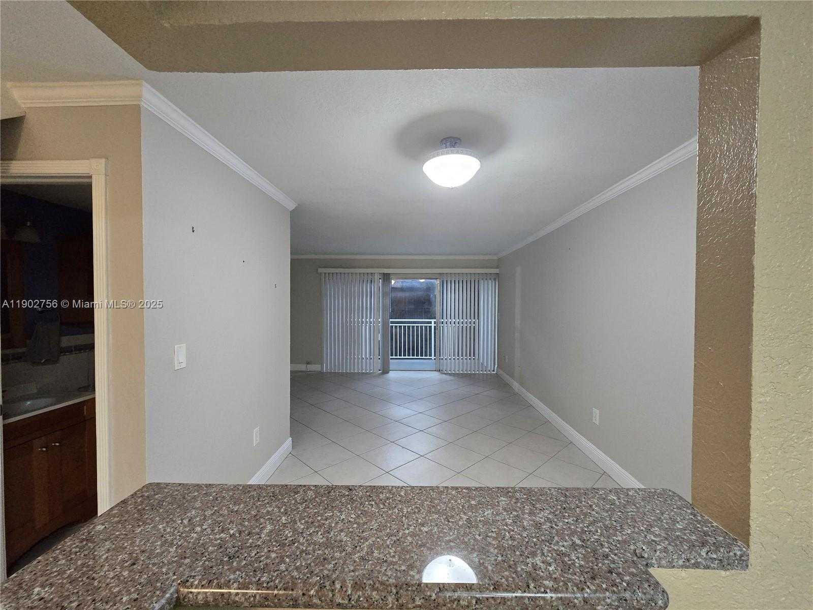 Small Image of 9371 FONTAINEBLEAU BLVD #I226, Miami Number 8