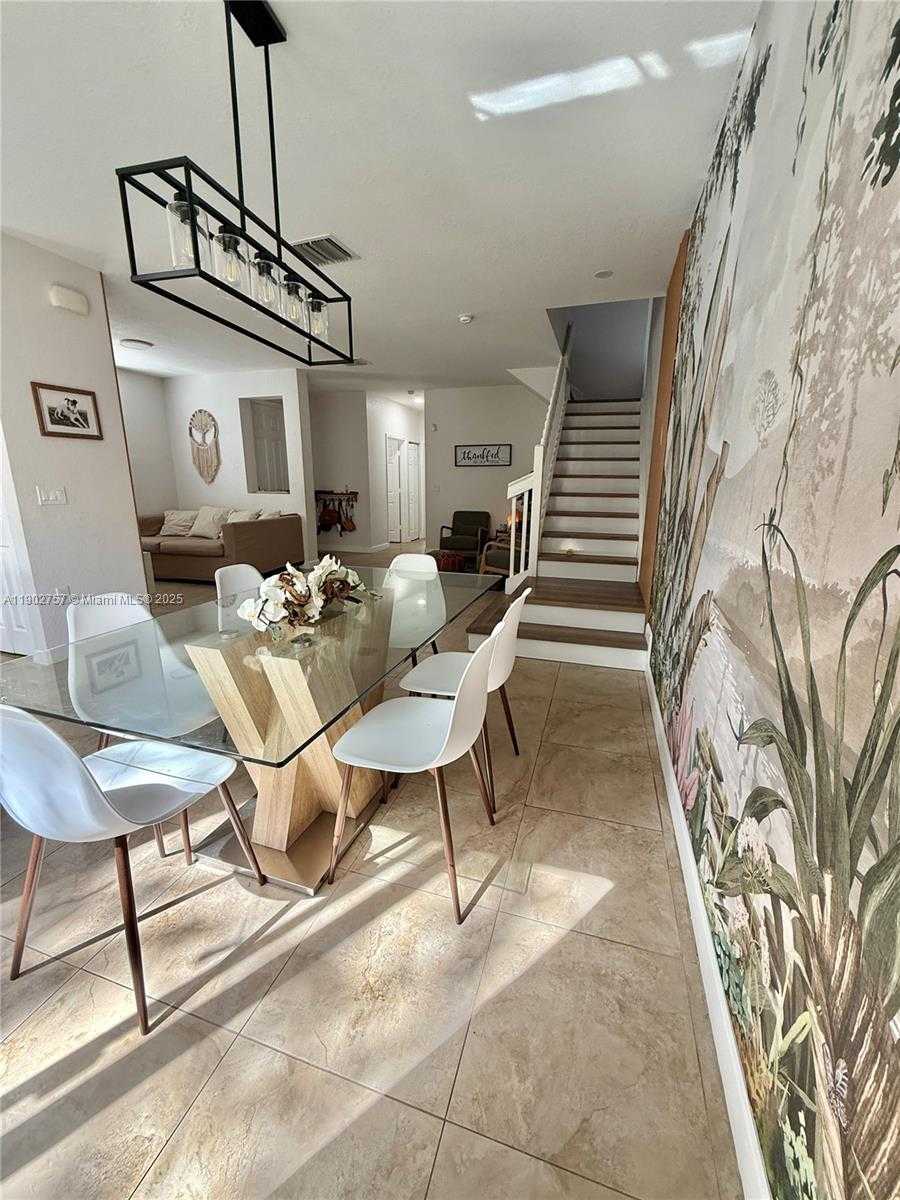 Small Image of 1034 NORTH EAST 208TH ST, Miami Number 12