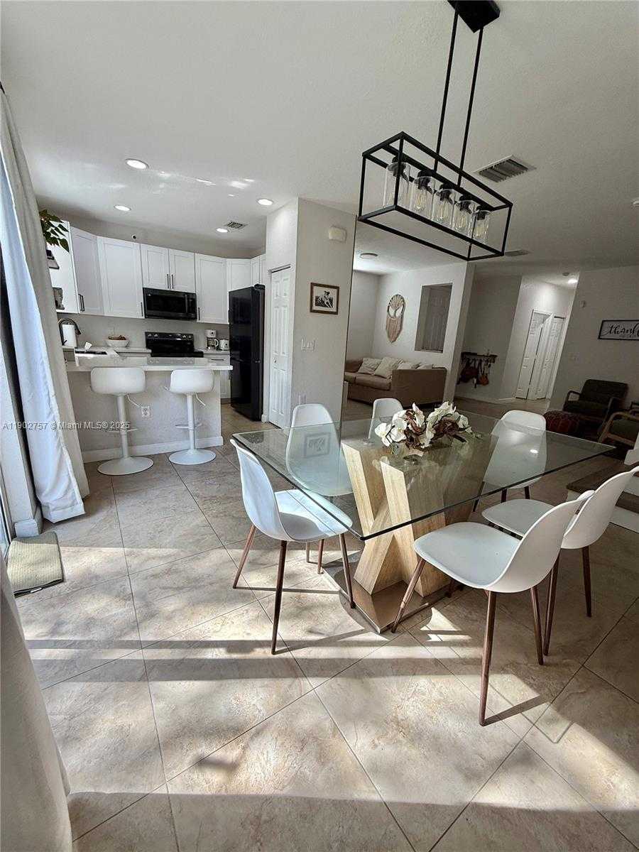 Small Image of 1034 NORTH EAST 208TH ST, Miami Number 13