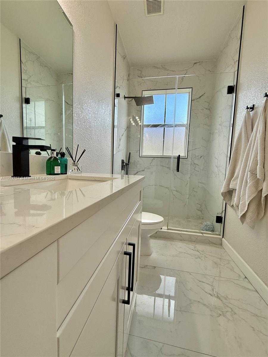 Small Image of 1034 NORTH EAST 208TH ST, Miami Number 17