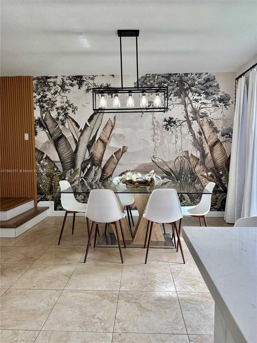 Small Image of 1034 NORTH EAST 208TH ST, Miami Number 2