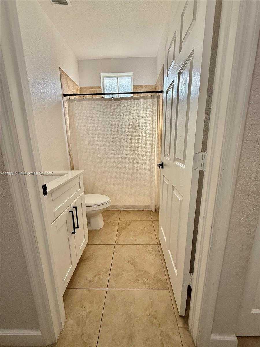 Small Image of 1034 NORTH EAST 208TH ST, Miami Number 21