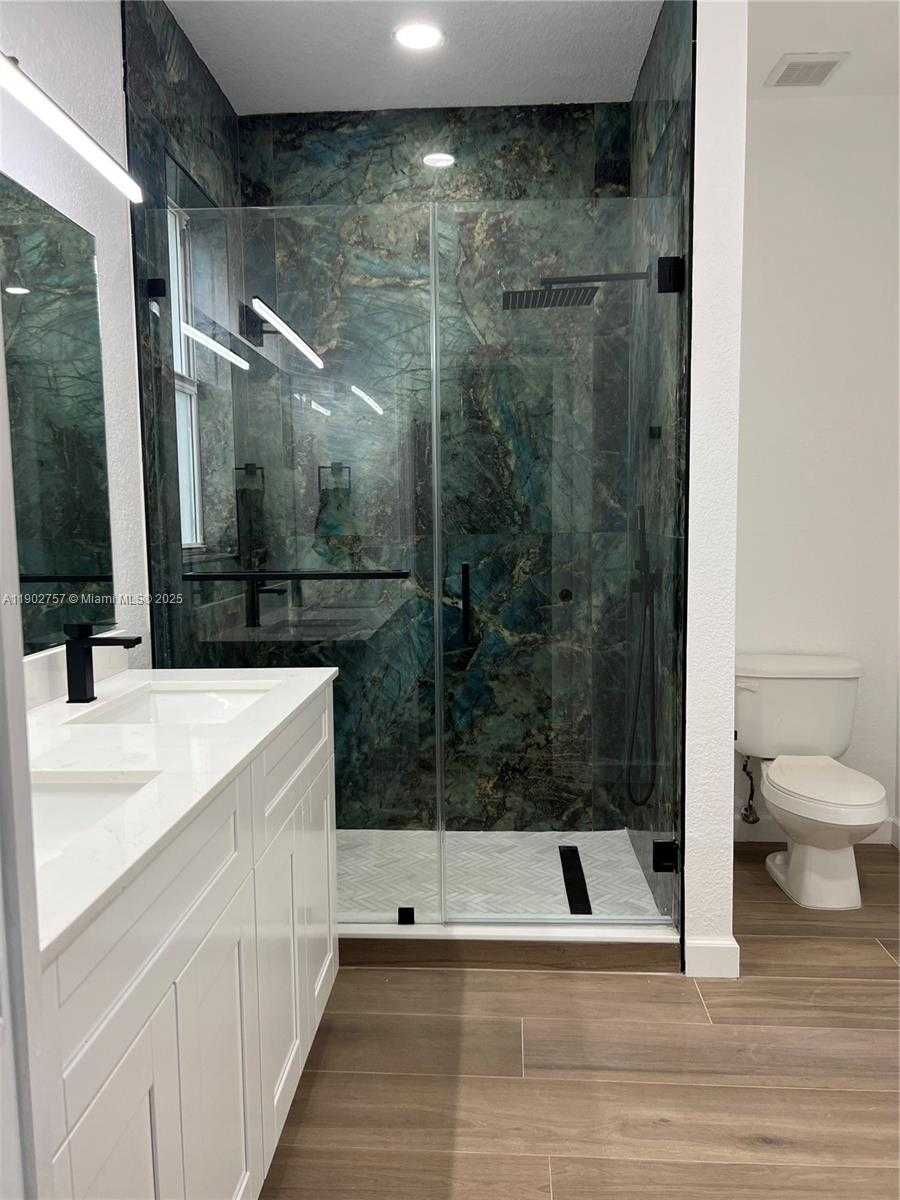 Small Image of 1034 NORTH EAST 208TH ST, Miami Number 29