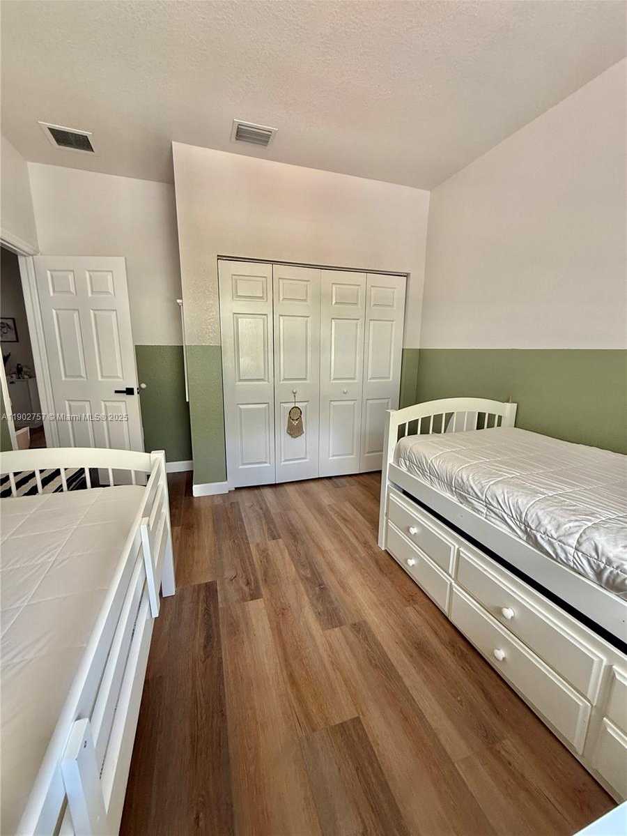 Small Image of 1034 NORTH EAST 208TH ST, Miami Number 32