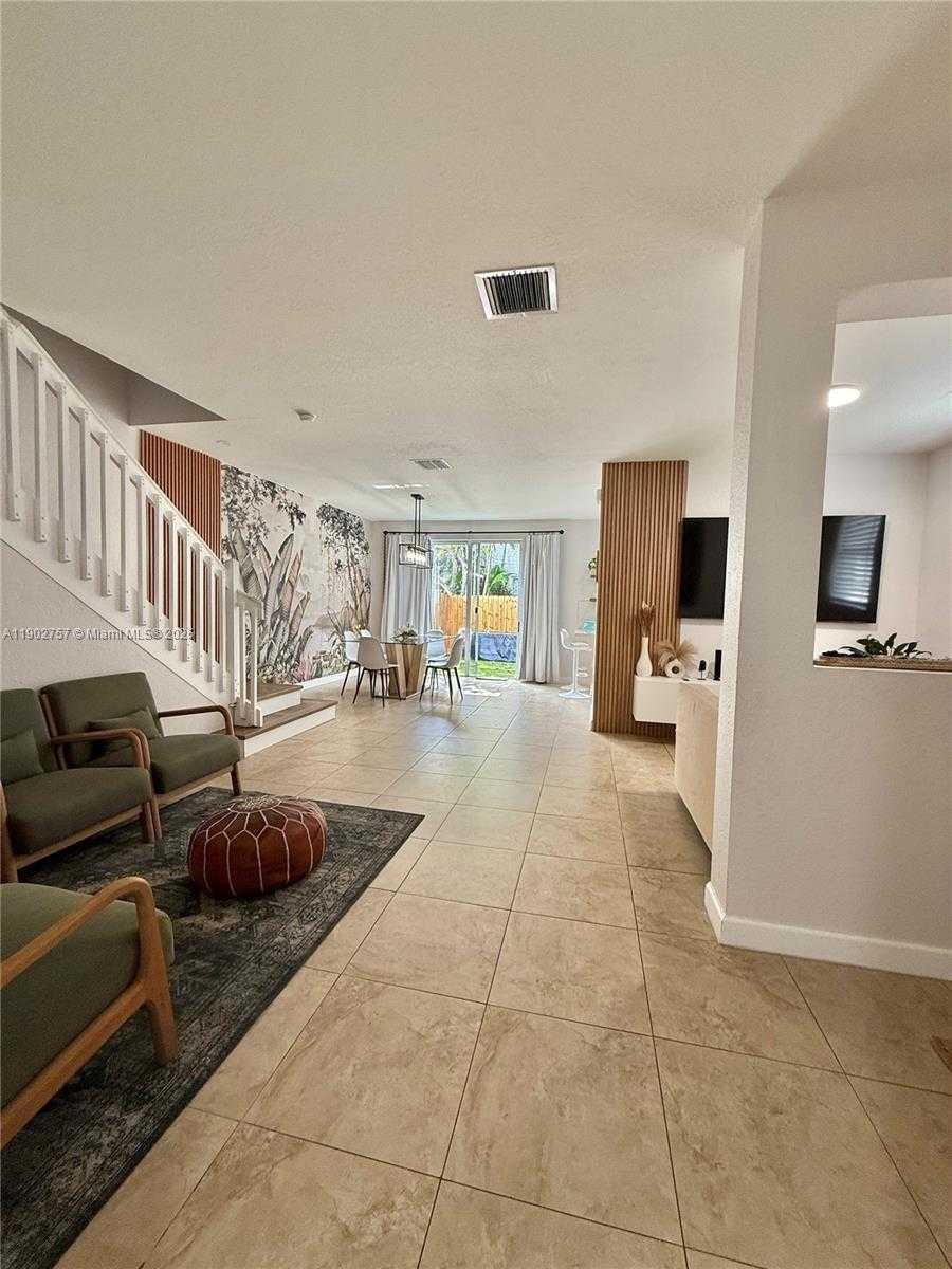 Small Image of 1034 NORTH EAST 208TH ST, Miami Number 6