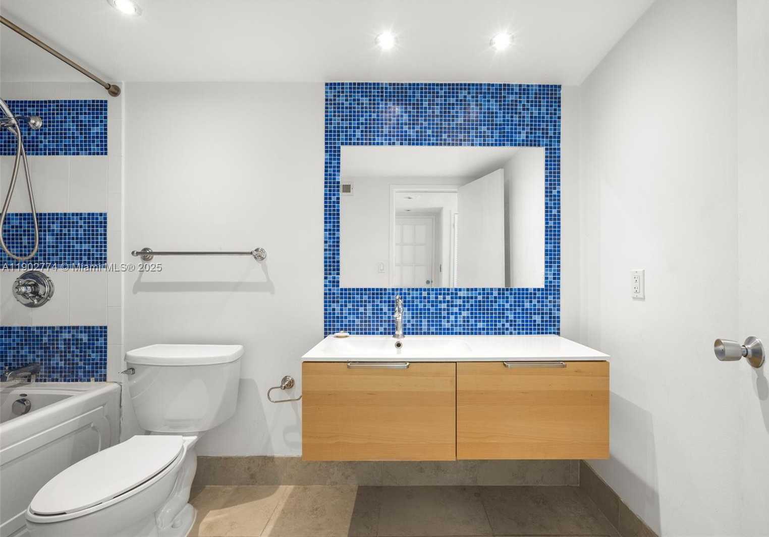 Small Image of 900 BAY DR #1050, Miami Beach Number 18