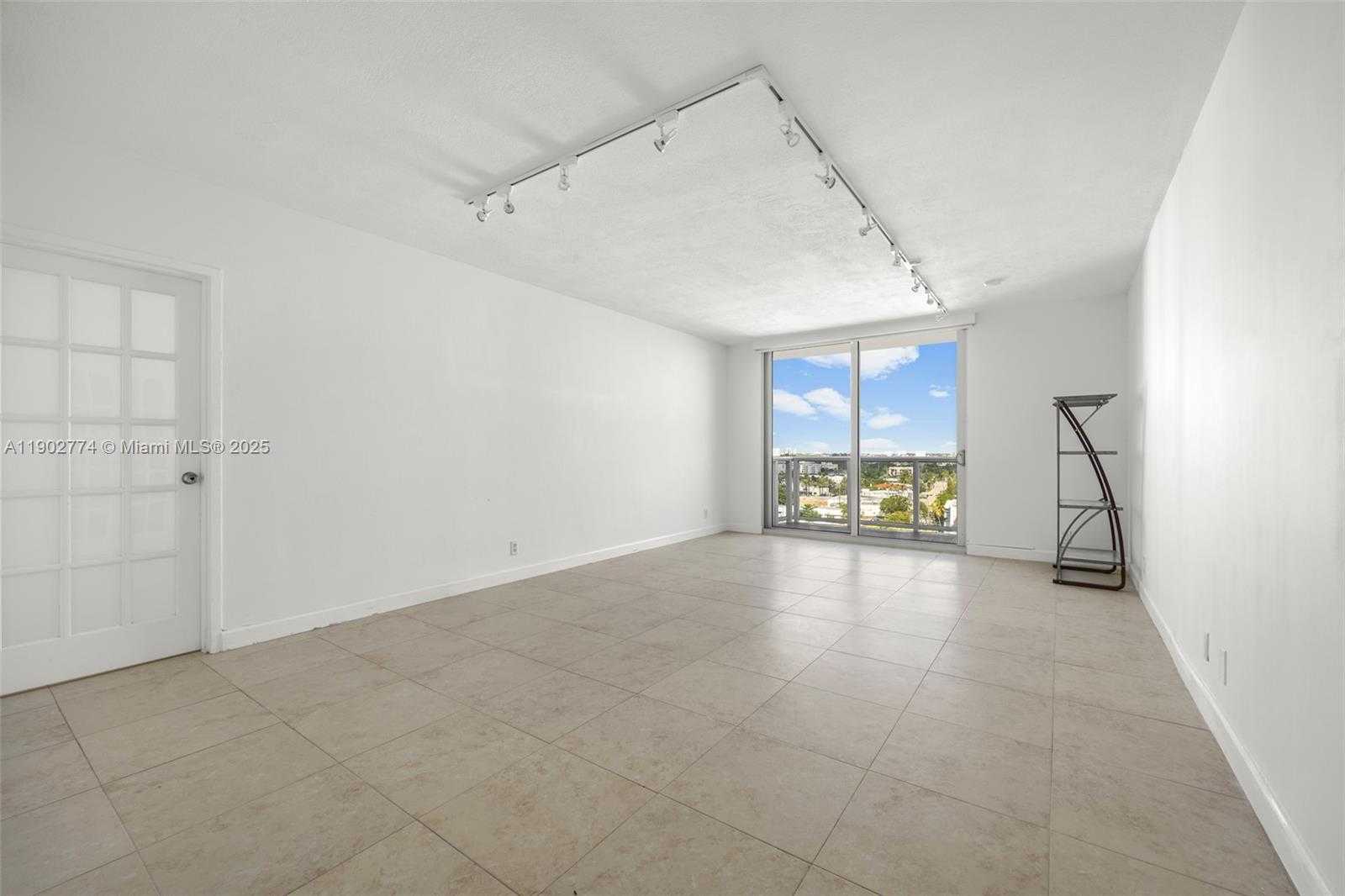 Small Image of 900 BAY DR #1050, Miami Beach Number 4