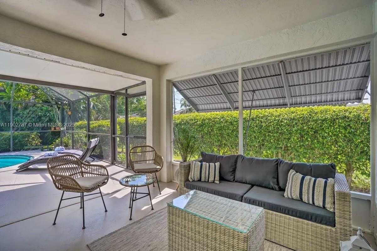 Imagen de Pequeño Objeto