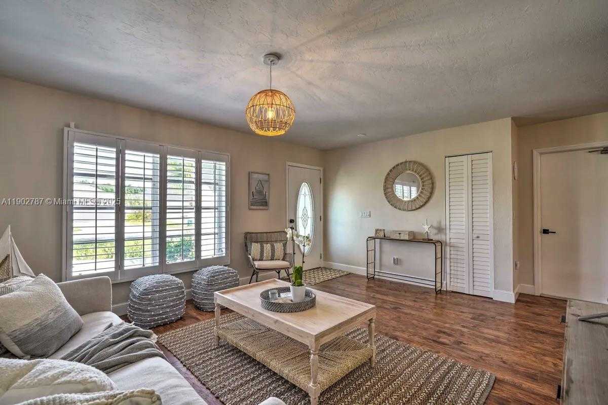 Imagen de Pequeño Objeto