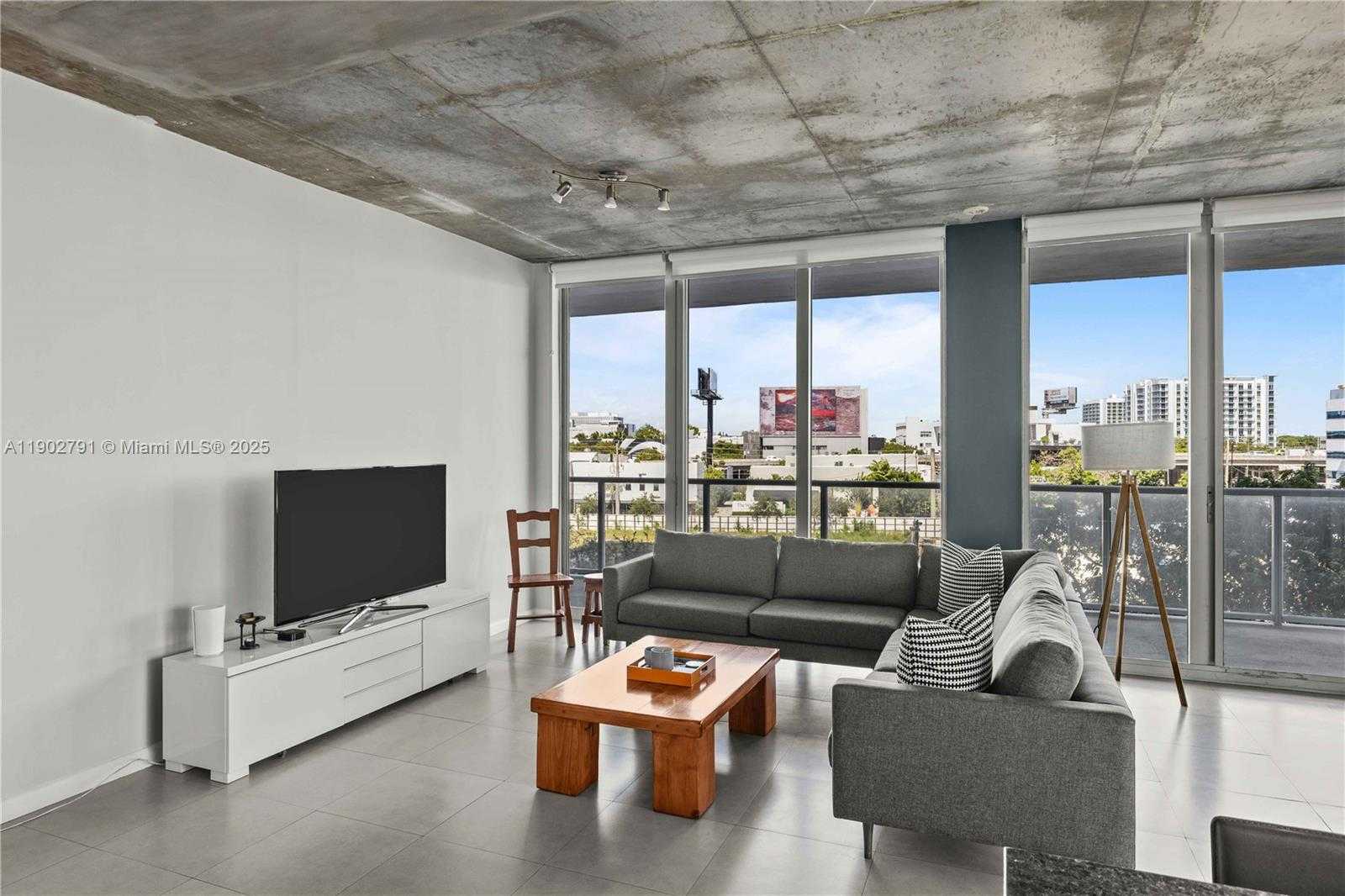 Small Image of 3470 EAST COAST AVE #H0401, Miami Number 2