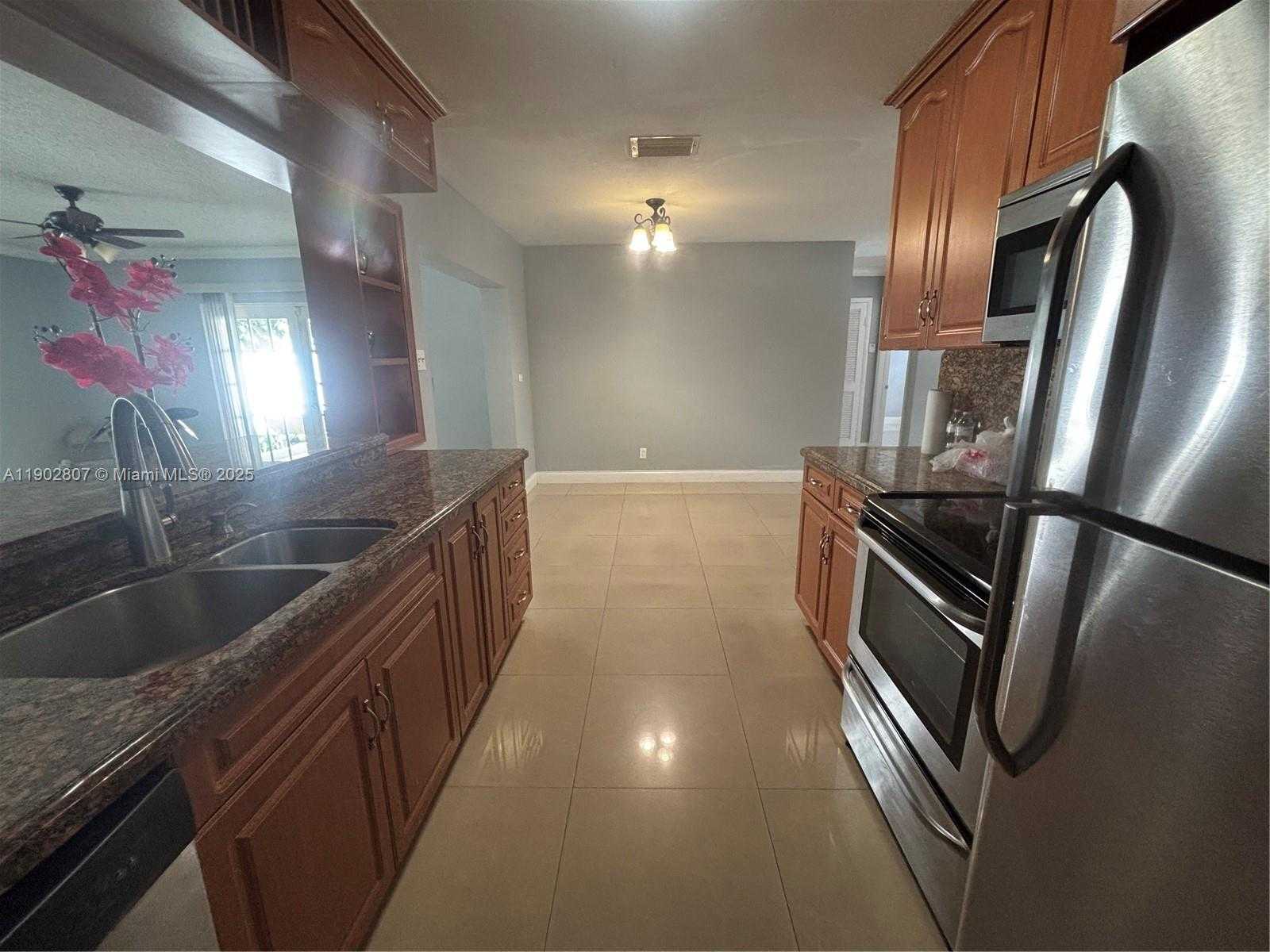 Small Image of 6881 SOUTH WEST 6TH ST, Pembroke Pines Number 14