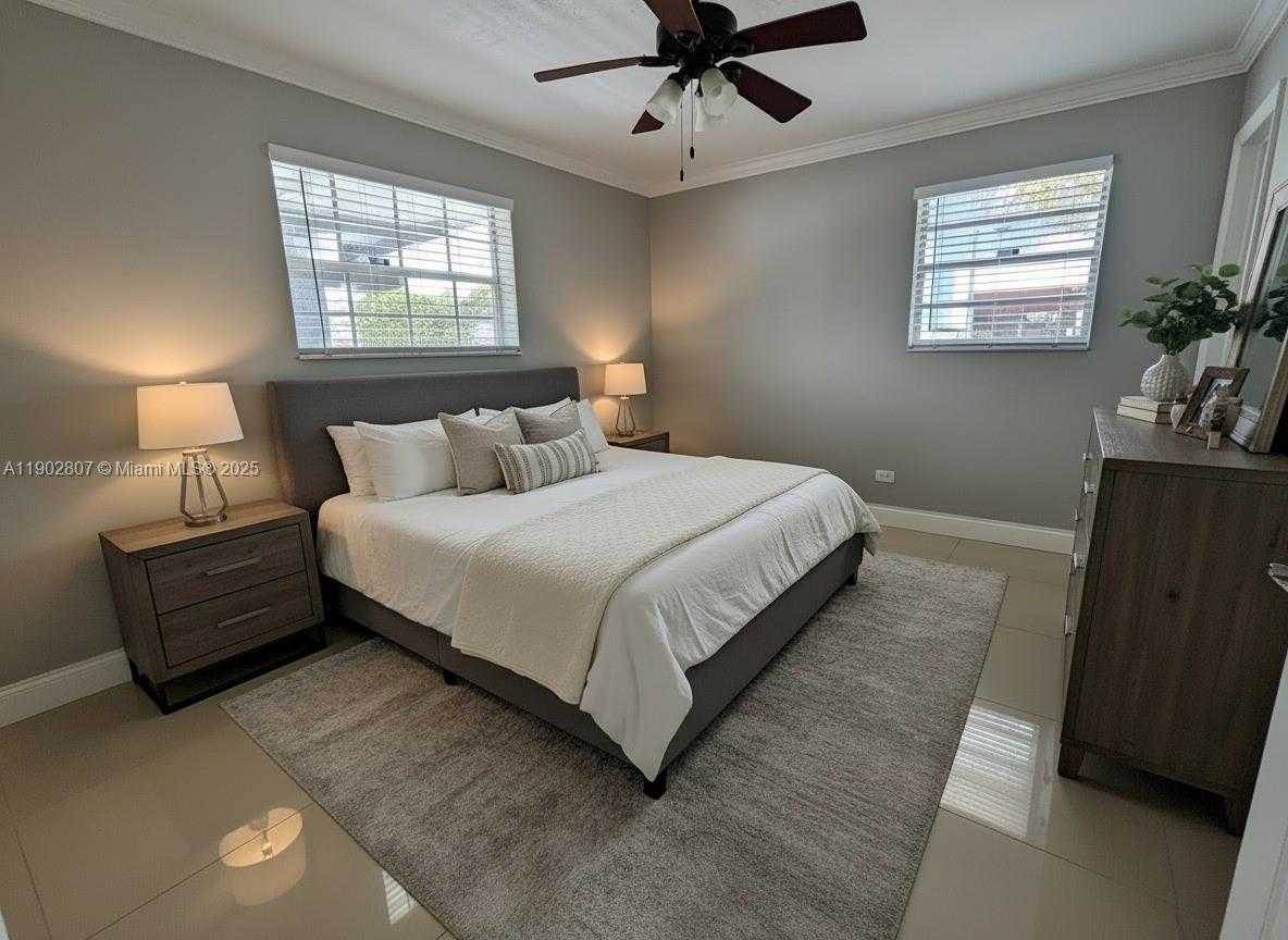 Small Image of 6881 SOUTH WEST 6TH ST, Pembroke Pines Number 26