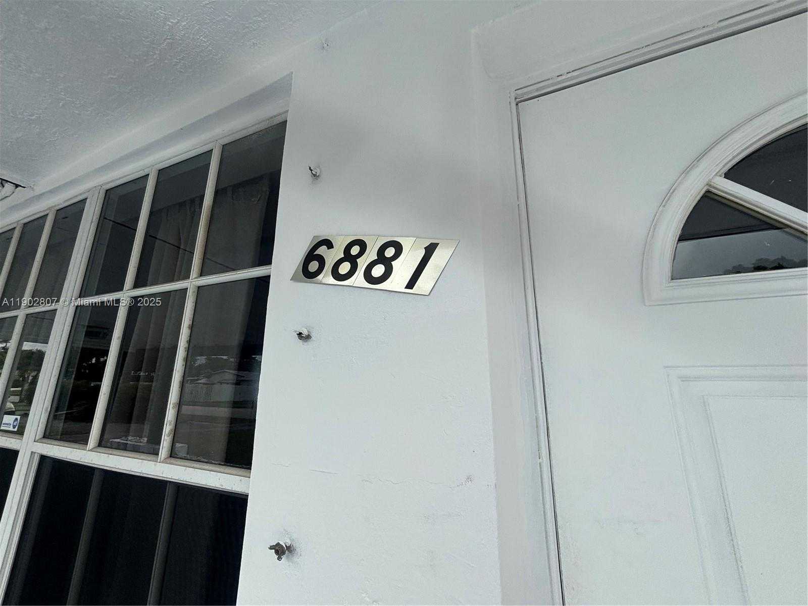 Small Image of 6881 SOUTH WEST 6TH ST, Pembroke Pines Number 3