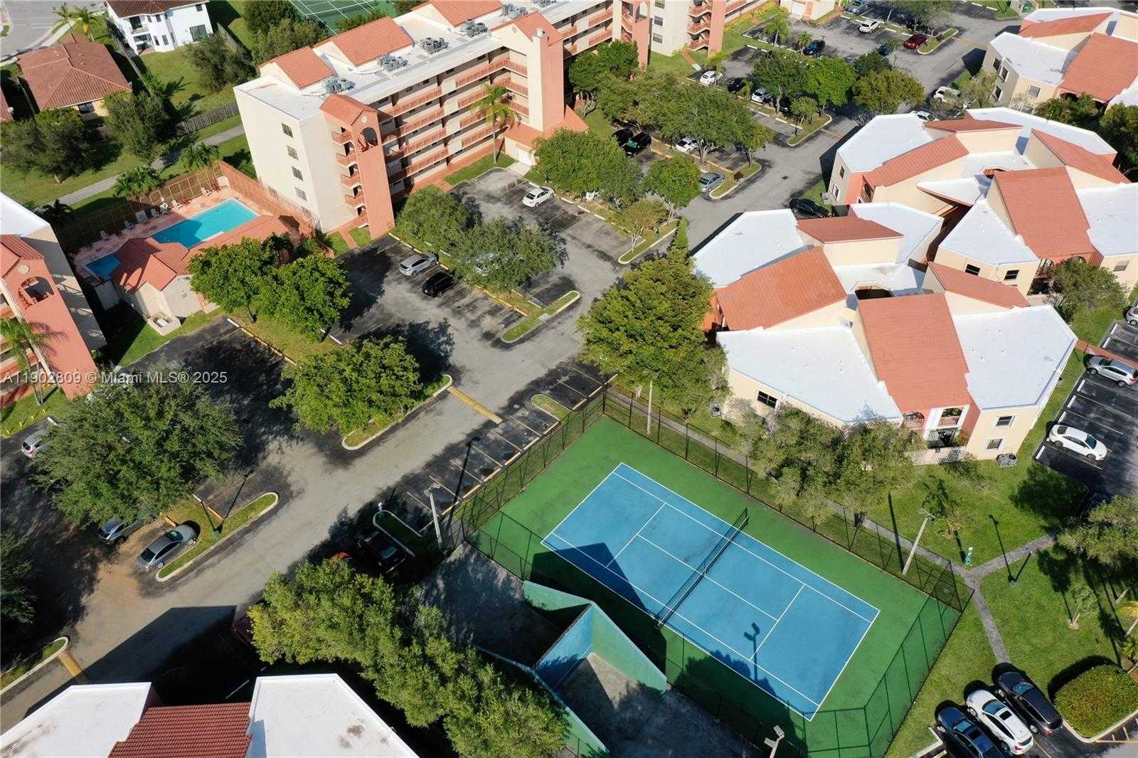 Small Image of 10257 NORTH WEST 9TH ST CIR #106-10, Miami Number 18