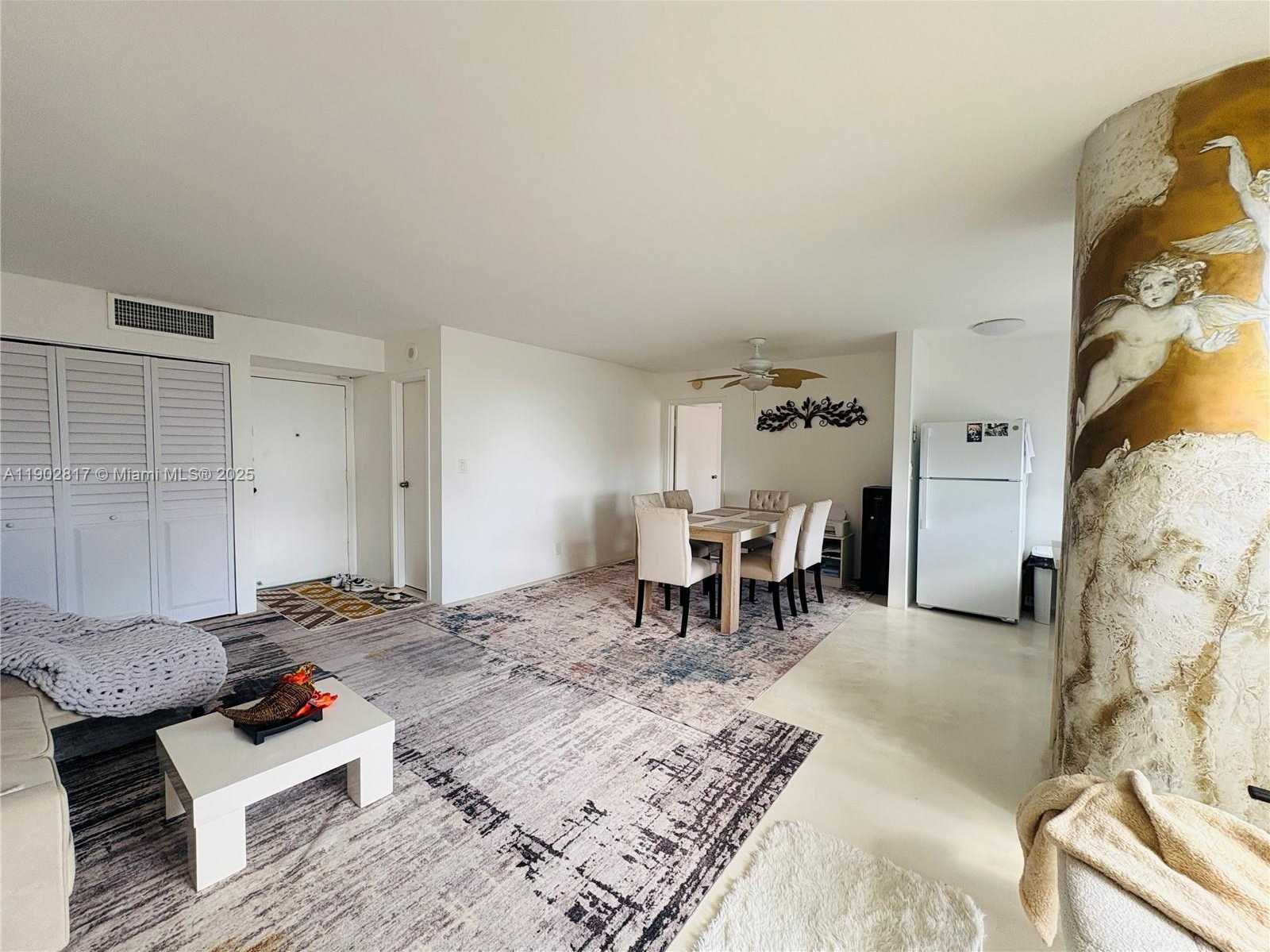 Small Image of 17021 NORTH BAY RD #1022, Sunny Isles Beach Number 2