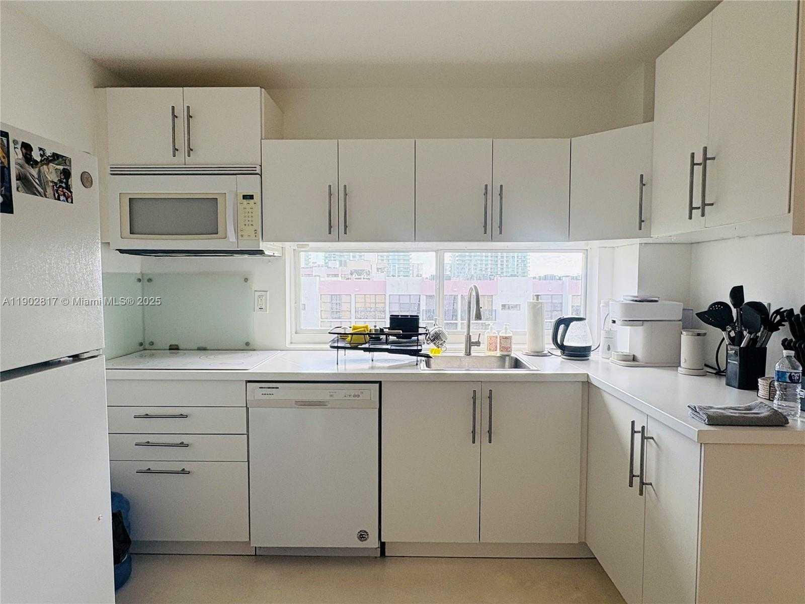 Small Image of 17021 NORTH BAY RD #1022, Sunny Isles Beach Number 3