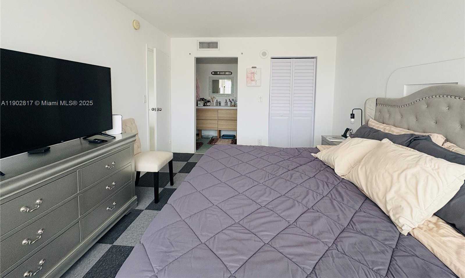 Small Image of 17021 NORTH BAY RD #1022, Sunny Isles Beach Number 6