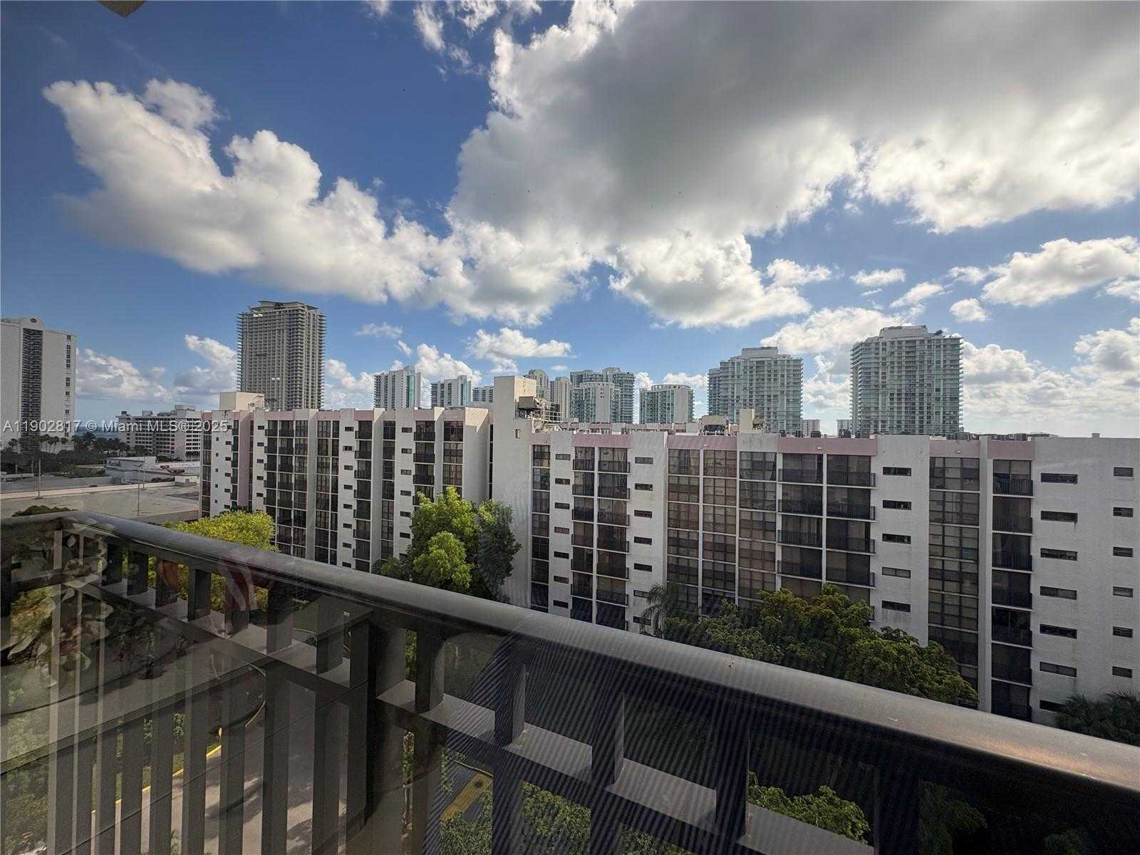 Small Image of 17021 NORTH BAY RD #1022, Sunny Isles Beach Number 9