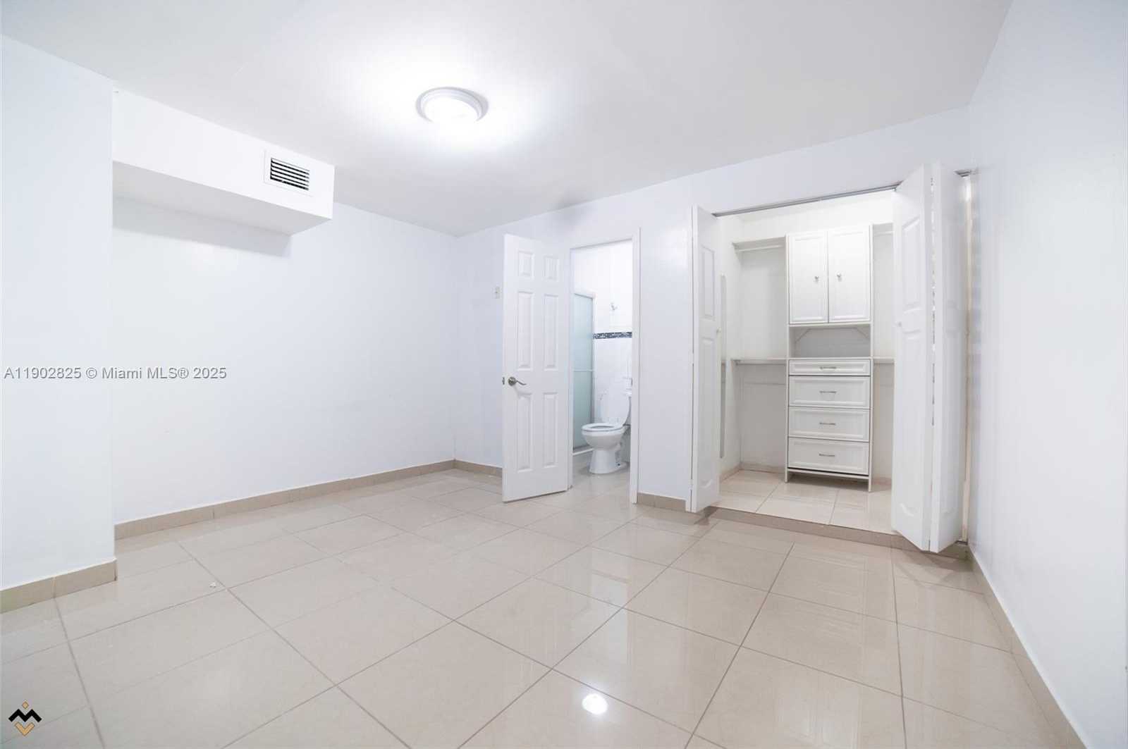 Small Image of 12615 EAST RANDALL PARK DR #1, Miami Number 16