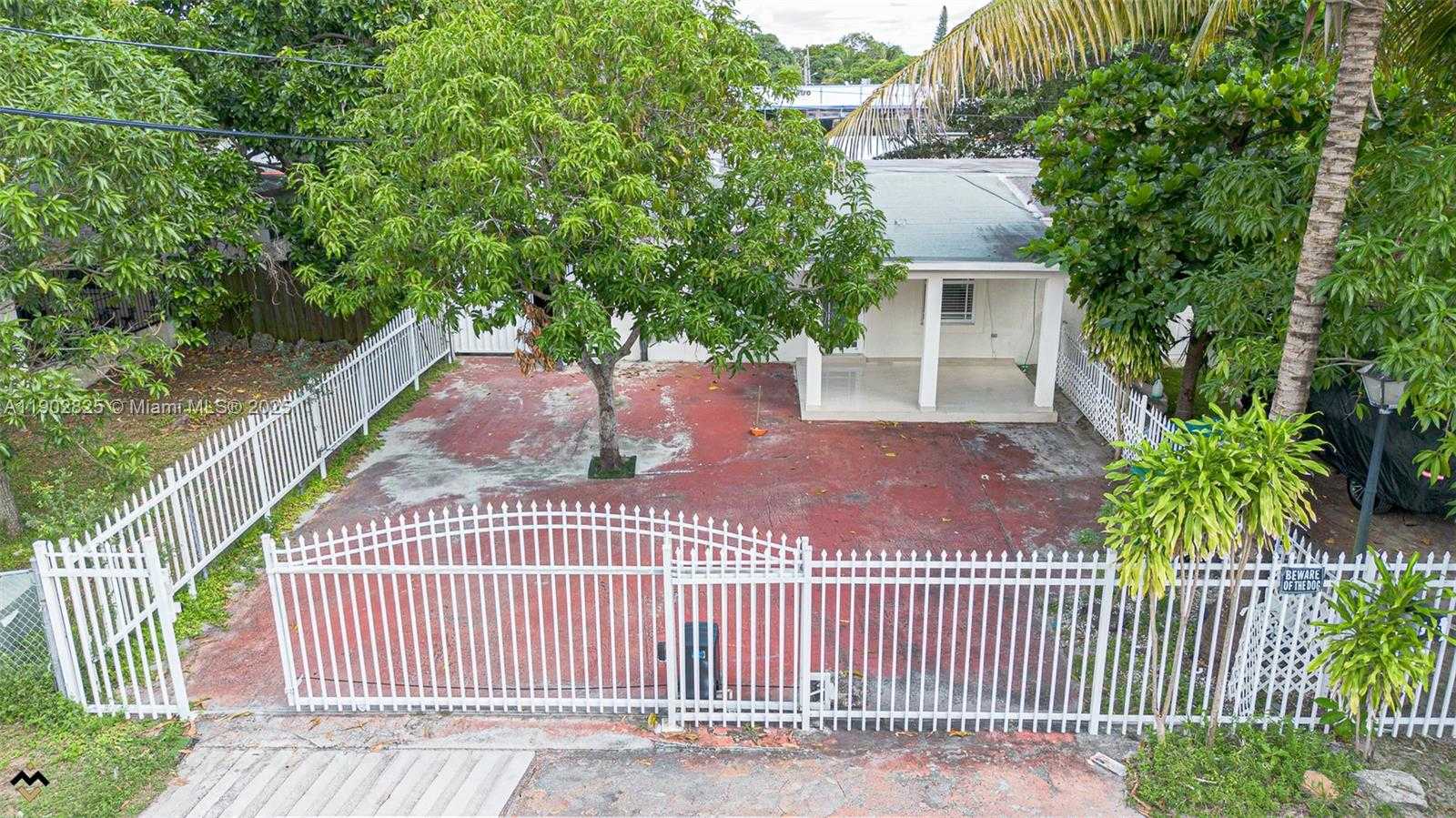 Small Image of 12615 EAST RANDALL PARK DR #1, Miami Number 34