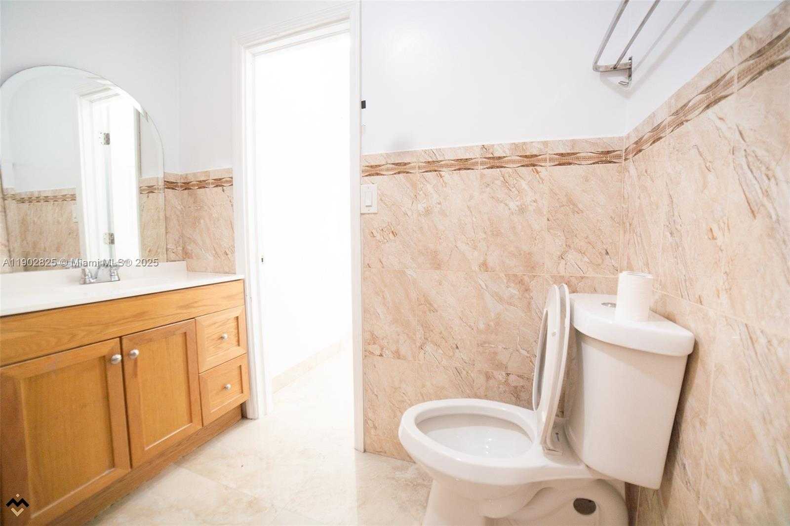 Small Image of 12615 EAST RANDALL PARK DR #1, Miami Number 5