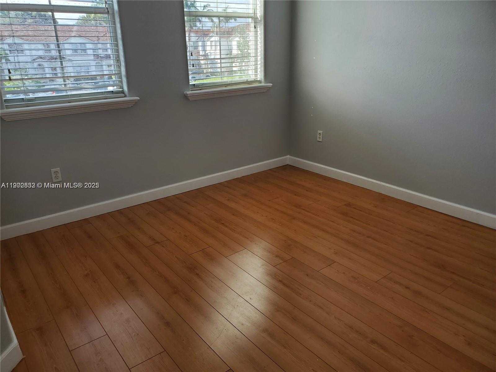 Small Image of 5560 NORTH WEST 107TH AVE #1015, Doral Number 18