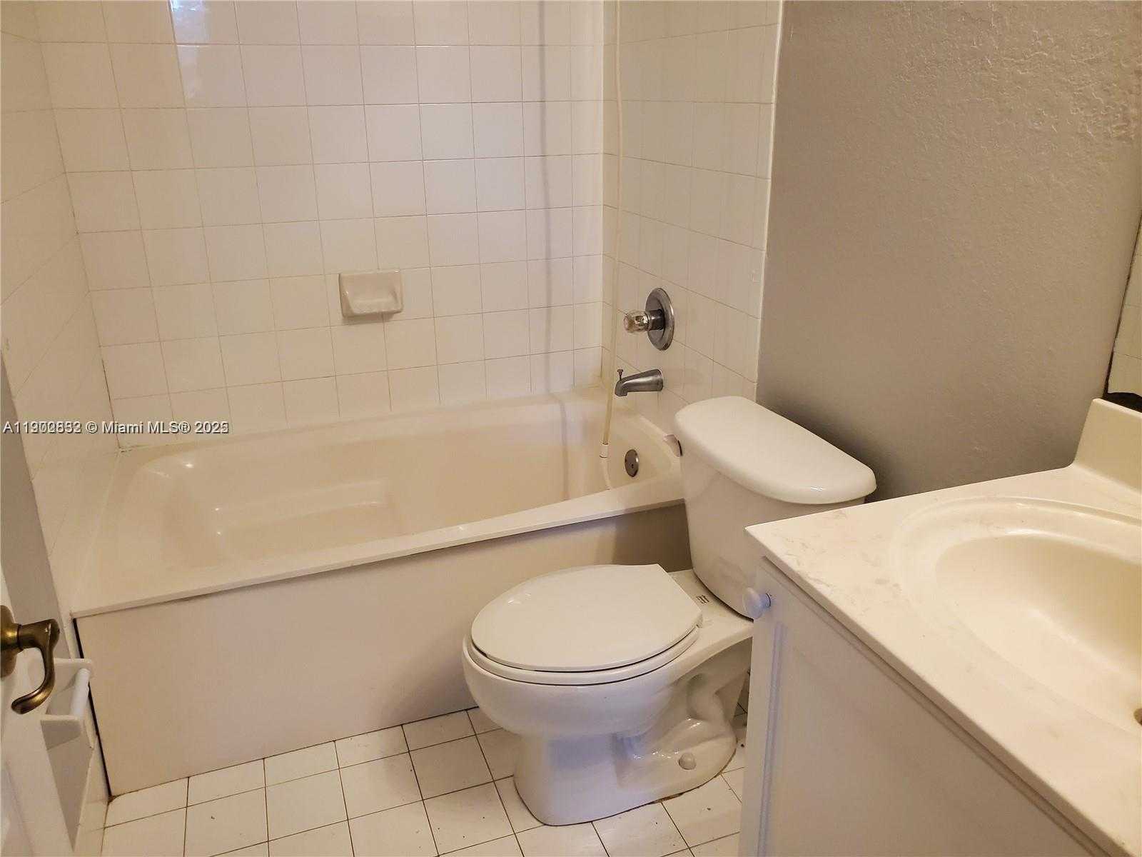 Small Image of 5560 NORTH WEST 107TH AVE #1015, Doral Number 19