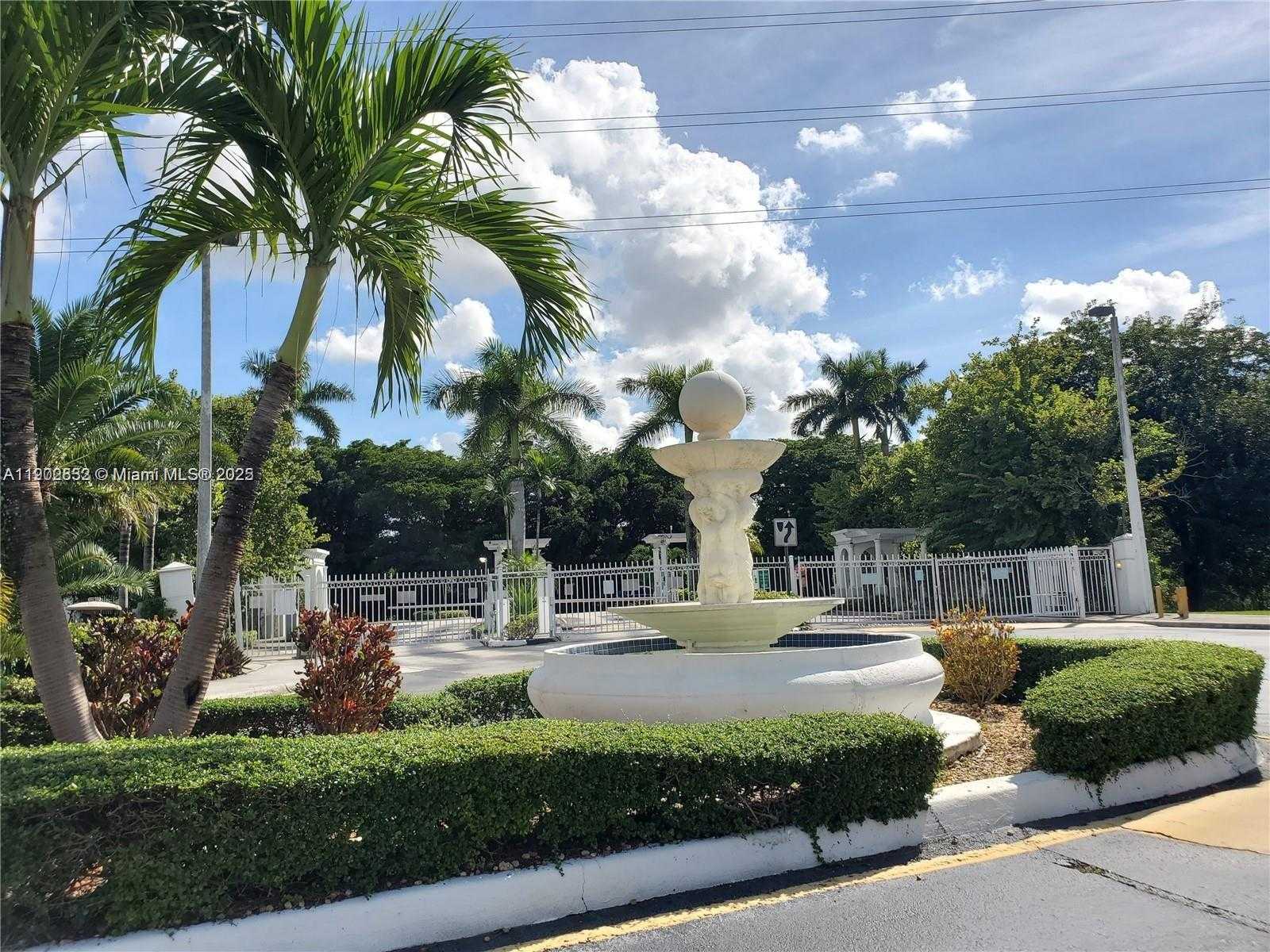 Small Image of 5560 NORTH WEST 107TH AVE #1015, Doral Number 4