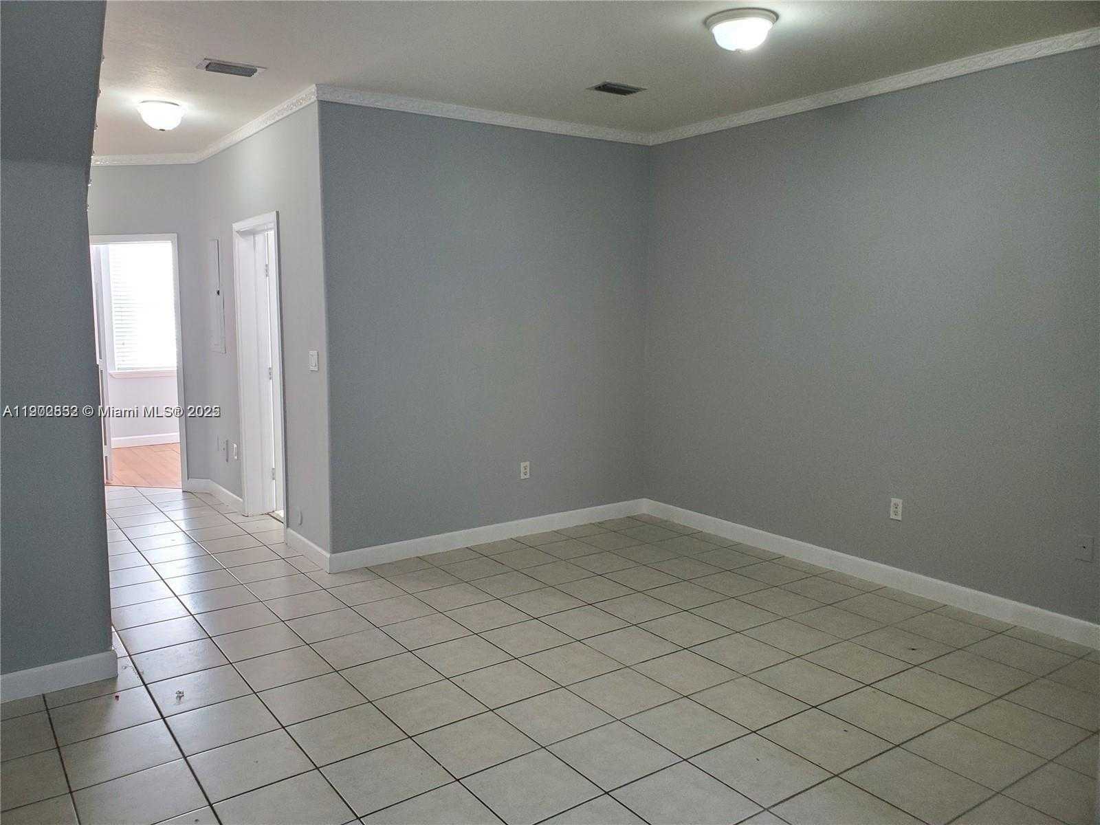 Small Image of 5560 NORTH WEST 107TH AVE #1015, Doral Number 7