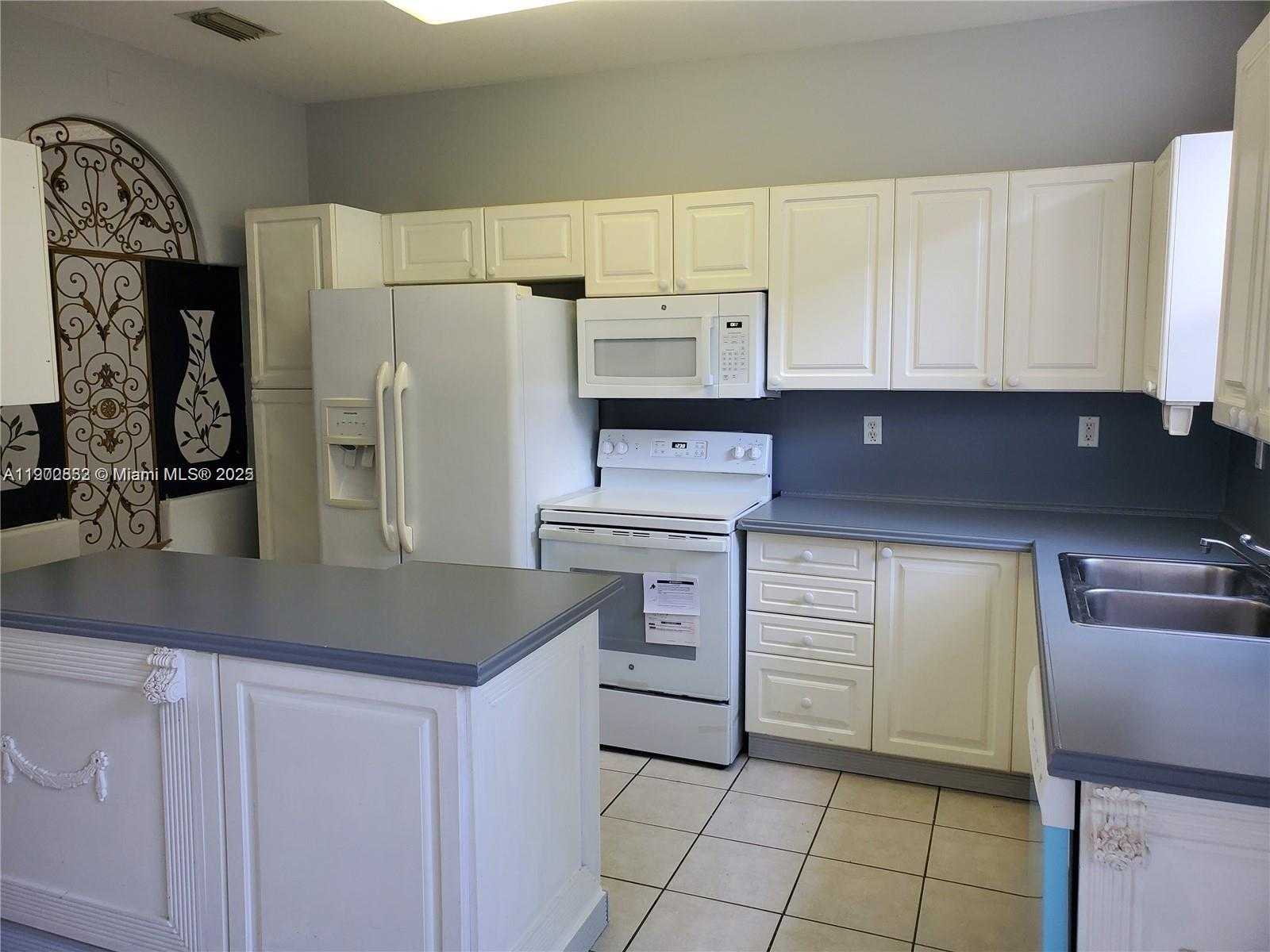 Small Image of 5560 NORTH WEST 107TH AVE #1015, Doral Number 9