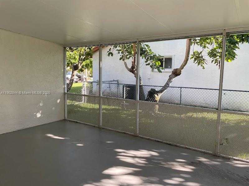 Small Image of 17010 SOUTH WEST 93RD AVE, Palmetto Bay Number 14