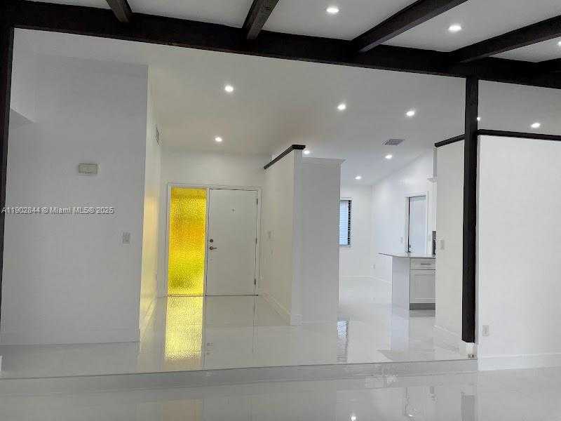 Small Image of 17010 SOUTH WEST 93RD AVE, Palmetto Bay Number 2