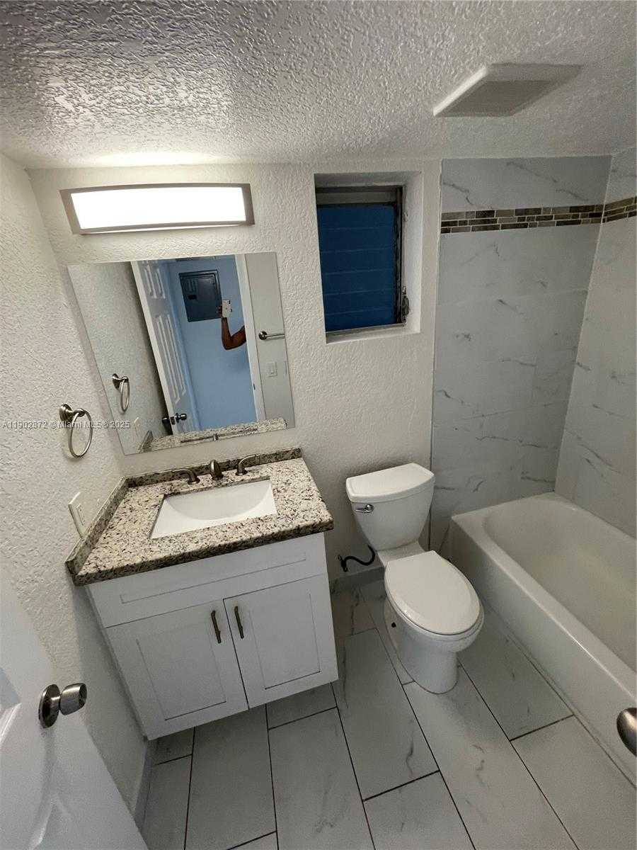 Small Image of 1515 SOUTH 14TH AVE #10, Hollywood Number 3