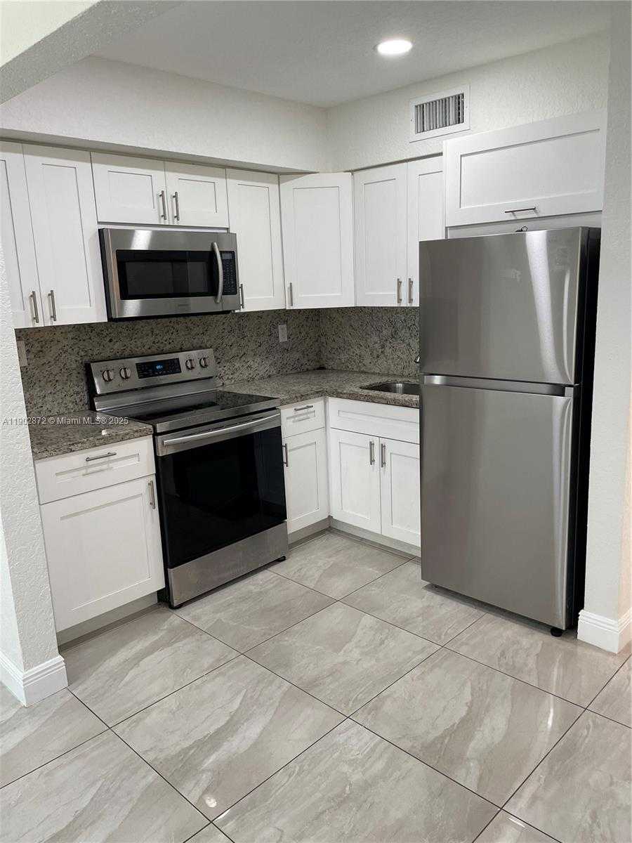 Small Image of 1515 SOUTH 14TH AVE #10, Hollywood Number 5