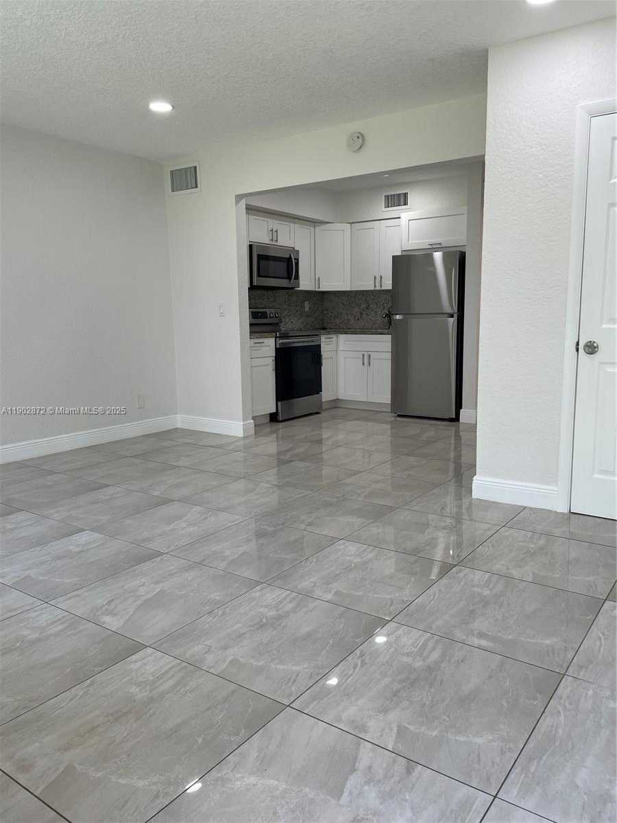 Small Image of 1515 SOUTH 14TH AVE #10, Hollywood Number 6