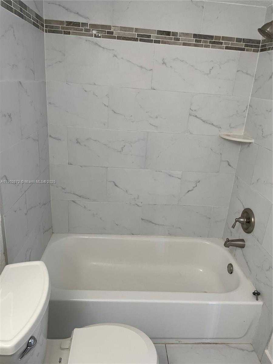 Small Image of 1515 SOUTH 14TH AVE #10, Hollywood Number 8