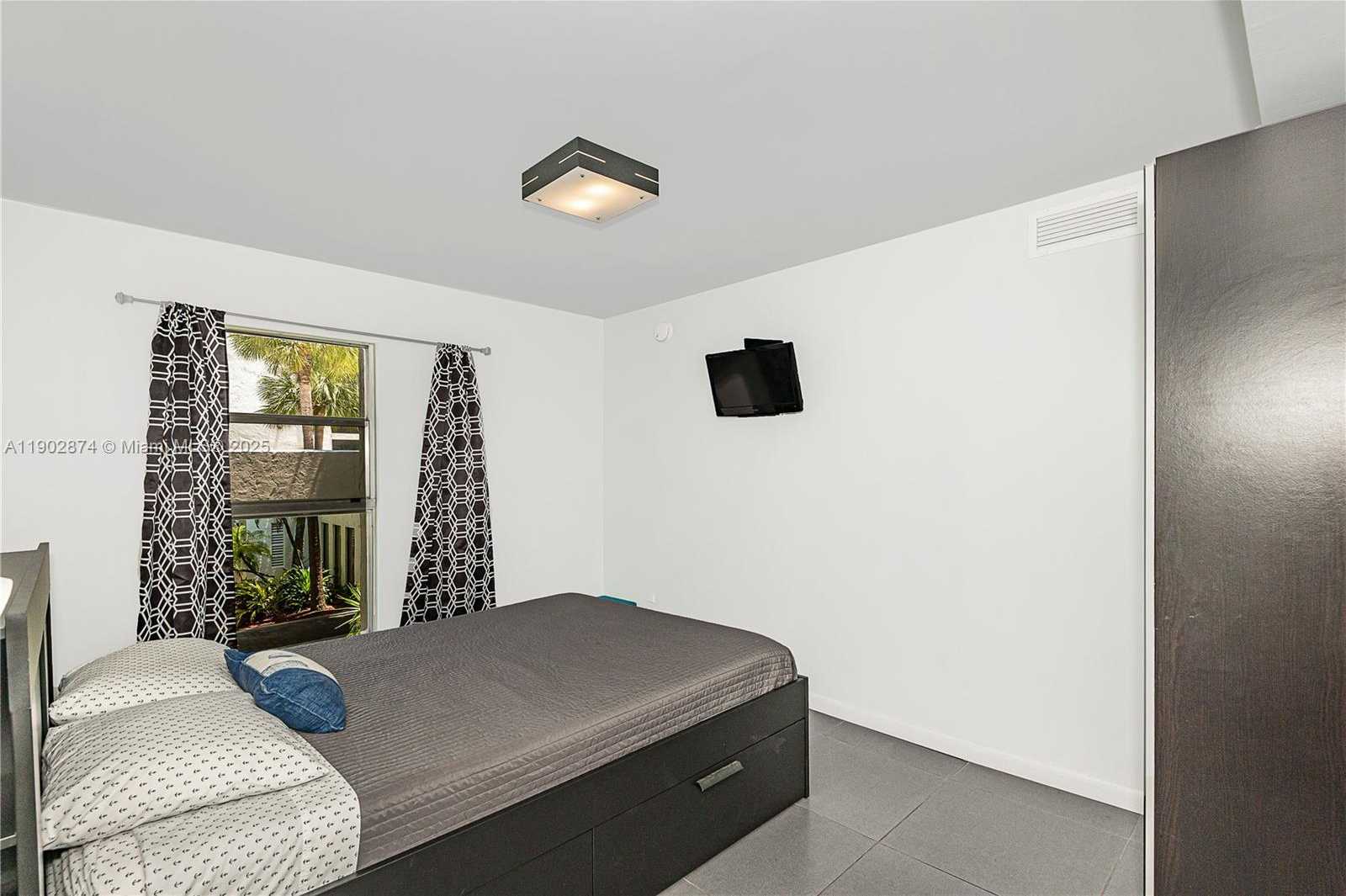 Small Image of 201 NORTH EAST 178TH DR #212, Sunny Isles Beach Number 11