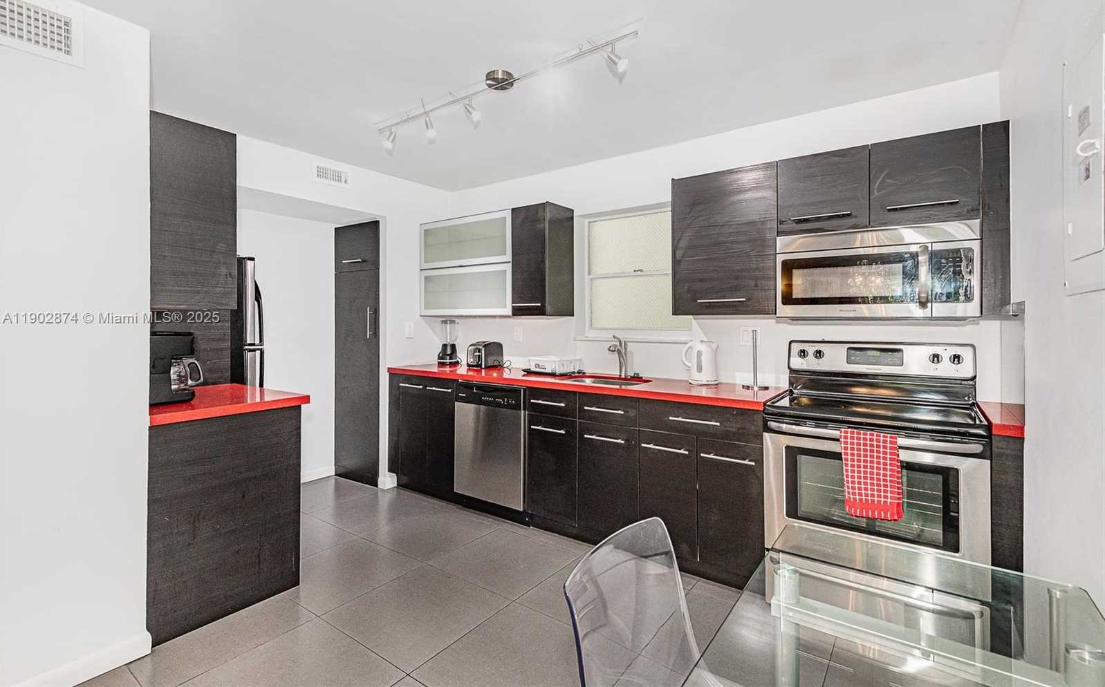 Small Image of 201 NORTH EAST 178TH DR #212, Sunny Isles Beach Number 3