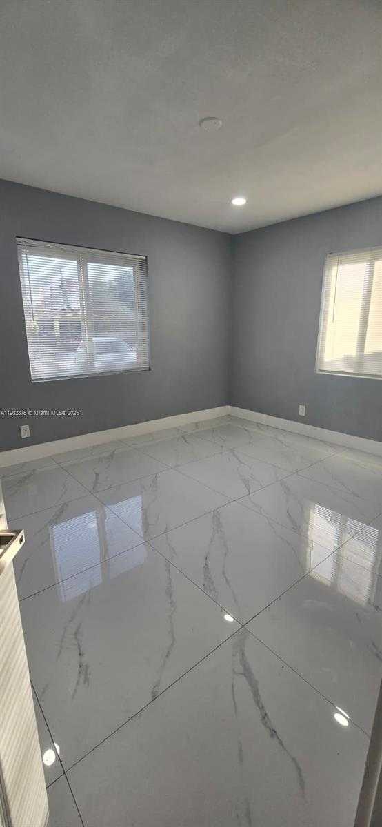 Imagen de Pequeño Objeto