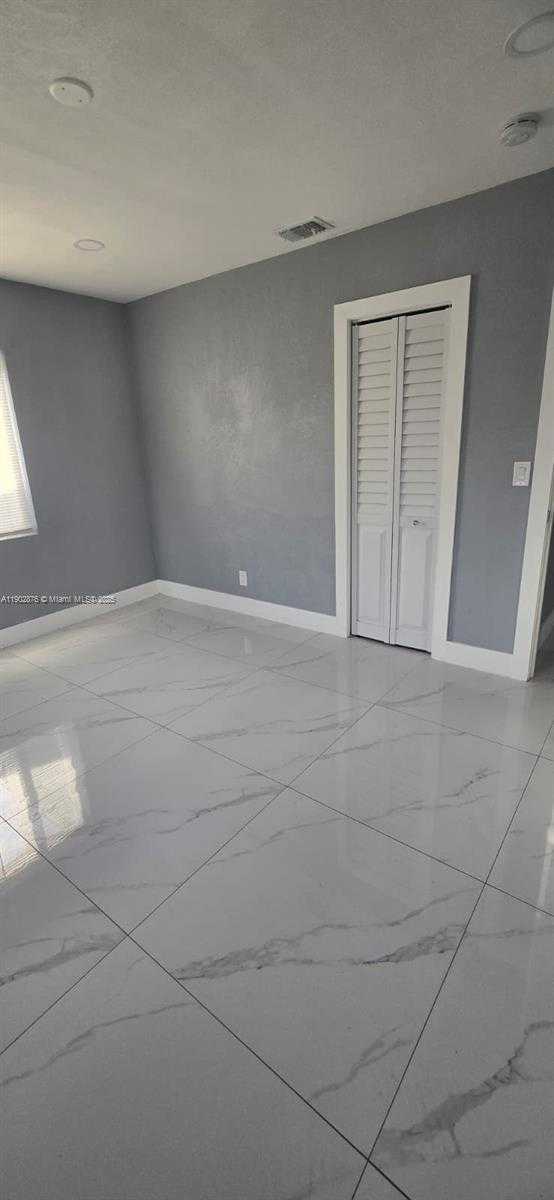 Imagen de Pequeño Objeto