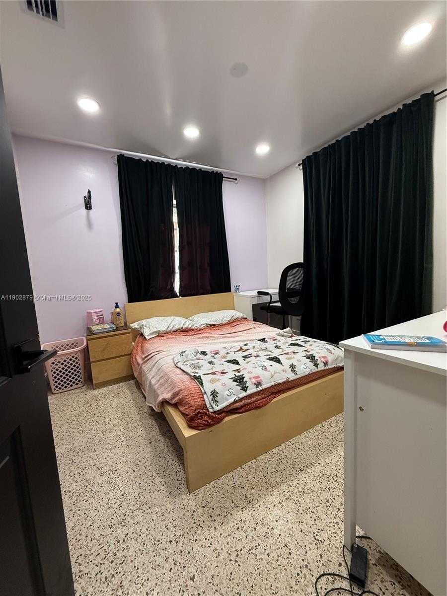 Small Image of 6464 WEST 11TH AVE, Hialeah Number 10