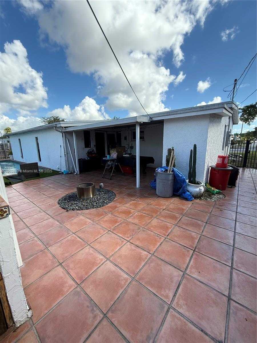 Small Image of 6464 WEST 11TH AVE, Hialeah Number 14