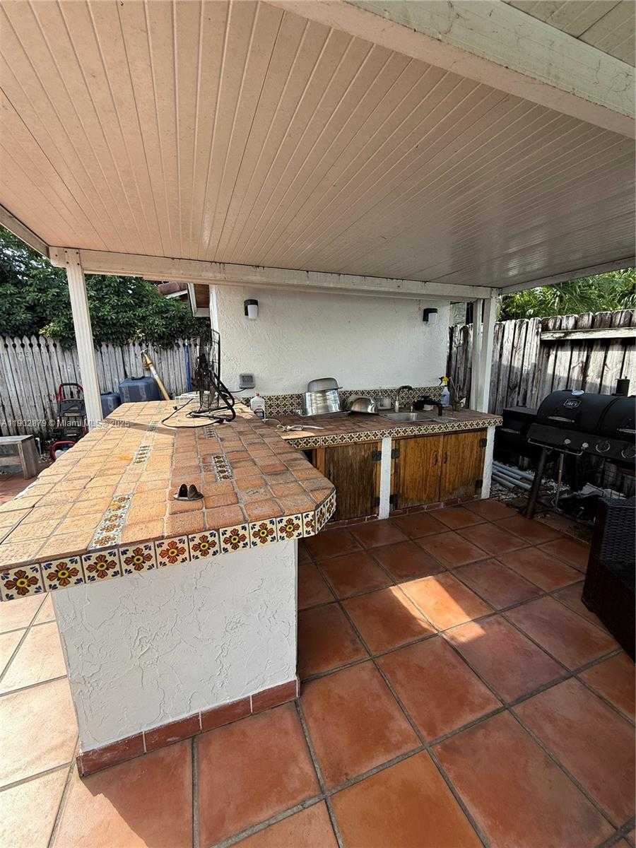 Small Image of 6464 WEST 11TH AVE, Hialeah Number 16