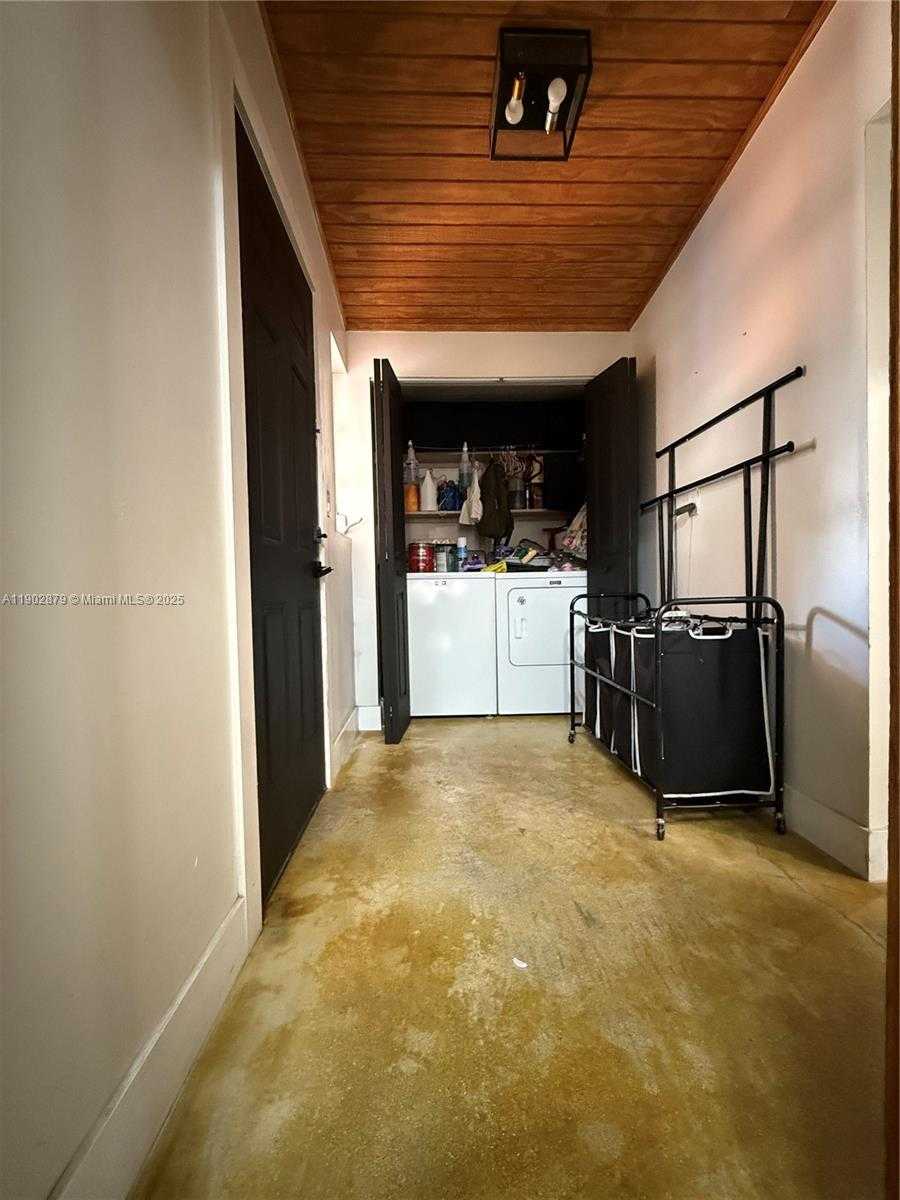 Small Image of 6464 WEST 11TH AVE, Hialeah Number 7