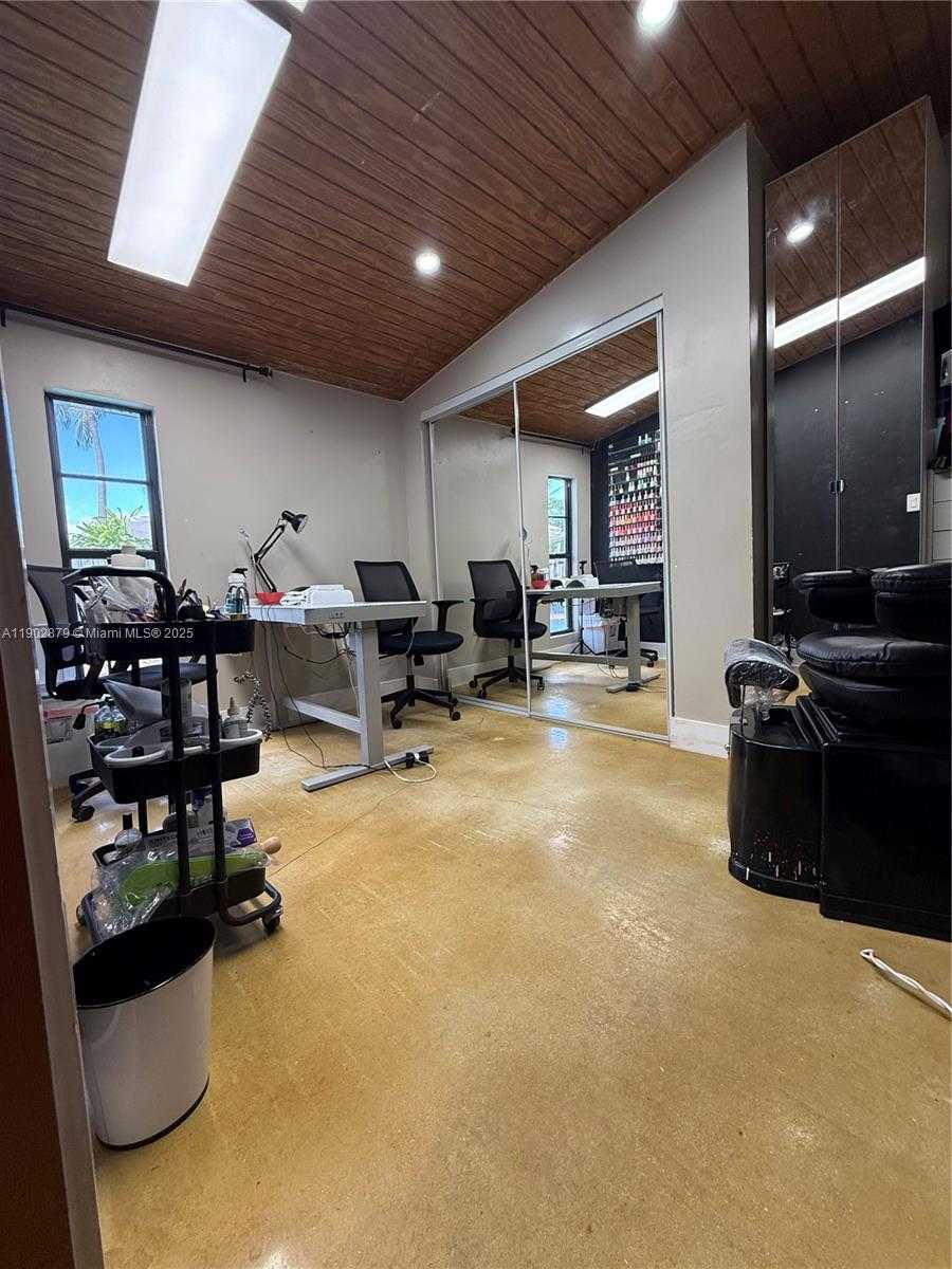 Small Image of 6464 WEST 11TH AVE, Hialeah Number 8