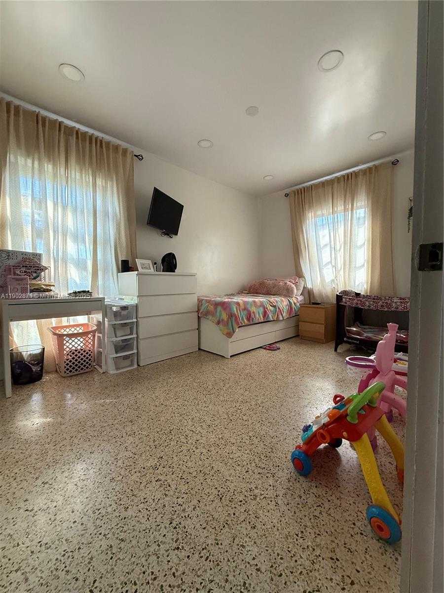 Small Image of 6464 WEST 11TH AVE, Hialeah Number 9