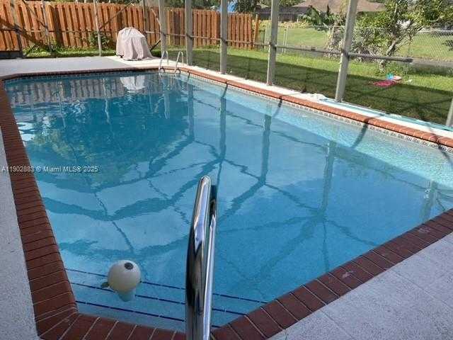 Imagen de Pequeño Objeto