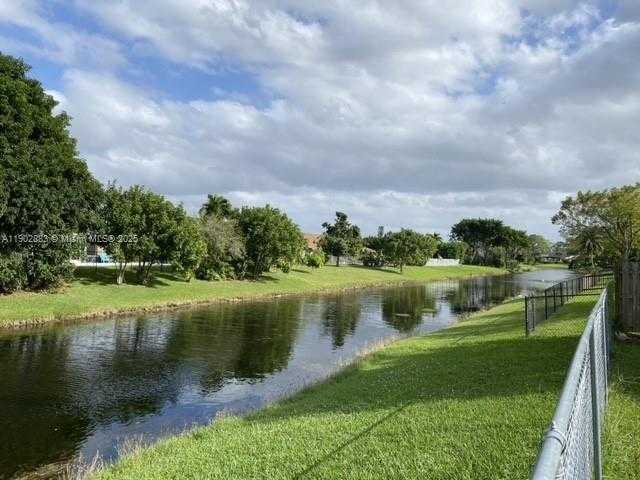 Imagen de Pequeño Objeto