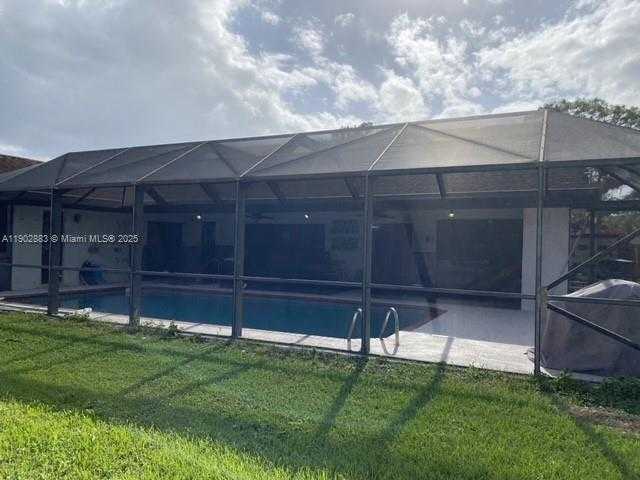 Imagen de Pequeño Objeto